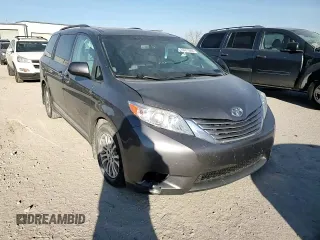 2017 Toyota Sienna XLE Auto Access Seat with VIN 5TDYZ3DC7HS872604, listed as a Copart auction lot 84915364 with 162,500 mi miles and Salvage Title. Bid and sale history available at DreamBid. Image 11.