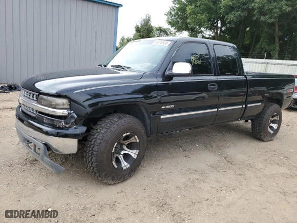 2002 Chevrolet Silverado 1500 LS with VIN 1GCEK19T22E274003, listed as a Copart auction lot 64576524 with 310,386 mi miles and Non Repairable. Bid and sale history available at carsss.com. Image 1.