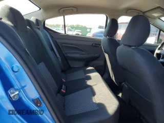 2024 Nissan Versa S z VIN 3N1CN8DV8RL849203, wystawiony jako Copart lot #56414195 z przebiegiem 22 127 mil mil oraz Szkoda całkowita • Salvage title. Historia ofert i sprzedaży dostępna na DreamBid. Obrazek 10.
