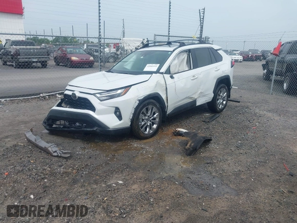 2024 Toyota RAV4 XLE Premium z VIN 2T3C1RFV3RW311870, wystawiony jako IAAI lot #42066945 z przebiegiem 16 237 mil mil oraz . Historia ofert i sprzedaży dostępna na DreamBid. Obrazek 18.