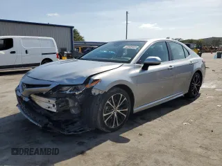 2020 Toyota Camry SE z VIN 4T1G11AK6LU511187, wystawiony jako Copart lot #53908485 z przebiegiem 77 176 mil mil oraz Nie do naprawy • Non repairable. Historia ofert i sprzedaży dostępna na DreamBid. Obrazek 1.
