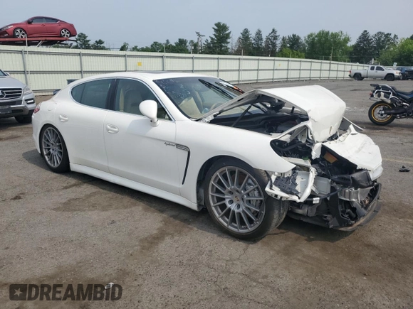 2012 Porsche Panamera S Hybrid с VIN WP0AD2A77CL045424, выставлен на аукционе Copart как лот 61158305 с пробегом Не указан миль и Чистый • Clean title. История ставок и продаж доступна на DreamBid. Изображение 4.
