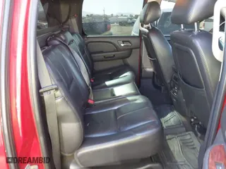 2010 Chevrolet Avalanche LT with VIN 3GNVKFE06AG271631, listed as a IAAI auction lot 41422836 with 215,288 mi miles. Bid and sale history available at carsss.com. Image 8.