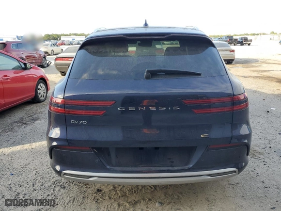 2024 Genesis Electrified GV70 Advanced with VIN 5NMMCET17RH003176, listed as a Copart auction lot 76505364 with 3,588 mi miles and Salvage Title. Bid and sale history available at carsss.com. Image 6.