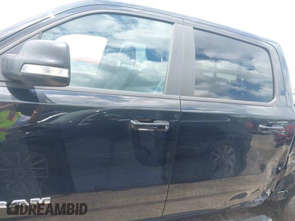 2022 Ram 1500 Big Horn z VIN 1C6RRFFG8NN365239, wystawiony jako IAAI lot #42453450 z przebiegiem 59 576 mil mil oraz . Historia ofert i sprzedaży dostępna na DreamBid. Obrazek 14.