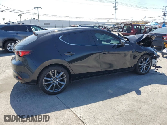 2024 Mazda 3 S Preferred z VIN JM1BPALM2R1721467, wystawiony jako Copart lot #54948775 z przebiegiem Nie podano mil oraz Szkoda całkowita • Salvage title. Historia ofert i sprzedaży dostępna na DreamBid. Obrazek 3.