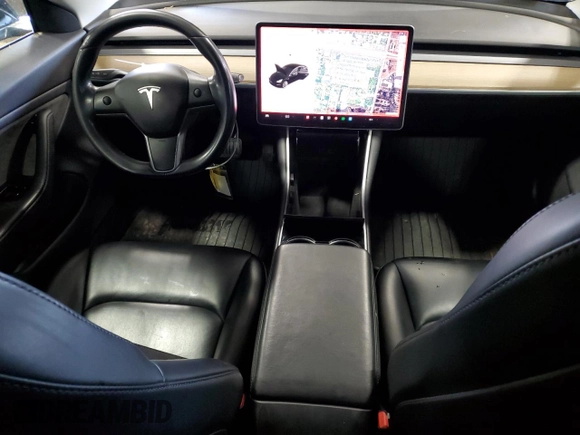 2019 Tesla Model 3 Mid Range z VIN 5YJ3E1EA4KF310792, wystawiony jako Copart lot #53031595 z przebiegiem 99 799 mil mil oraz Szkody całkowita. Historia ofert i sprzedaży dostępna na DreamBid. Obrazek 8.