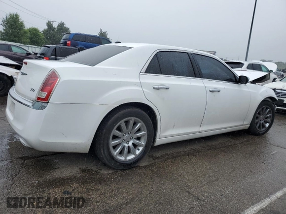 2011 Chrysler 300 Limited z VIN 2C3CA5CG4BH596104, wystawiony jako Copart lot #58193145 z przebiegiem 163 558 mil mil oraz Szkoda całkowita • Salvage title. Historia ofert i sprzedaży dostępna na DreamBid. Obrazek 3.