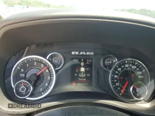 2024 Ram 2500 Big Horn z VIN 3C6UR5DJ4RG382802, wystawiony jako Copart lot #62024245 z przebiegiem 18 033 mil mil oraz Czysty tytuł • Clean title. Historia ofert i sprzedaży dostępna na DreamBid. Obrazek 9.