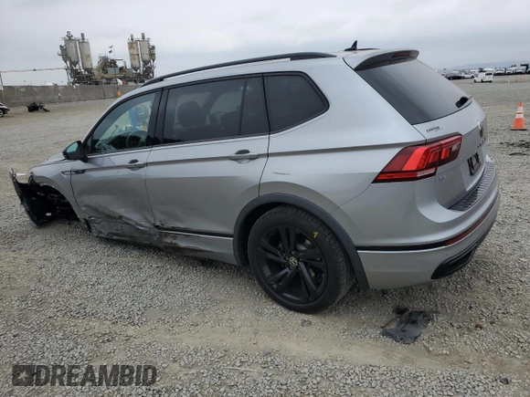 2023 Volkswagen Tiguan SE R-Line Black с VIN 3VVCB7AX4PM038156, выставлен на аукционе Copart как лот 58963155 с пробегом 24 871 миль миль и Списание • Salvage title. История ставок и продаж доступна на DreamBid. Изображение 2.