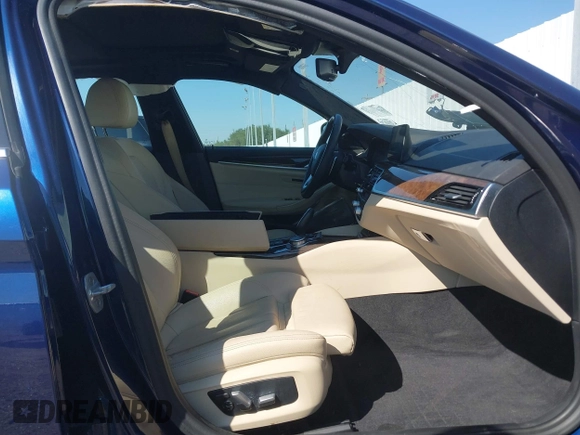 2020 BMW 5 Series 530i z VIN WBAJR3C03LCD11920, wystawiony jako IAAI lot #40532169 z przebiegiem 26 023 mil mil oraz . Historia ofert i sprzedaży dostępna na DreamBid. Obrazek 5.