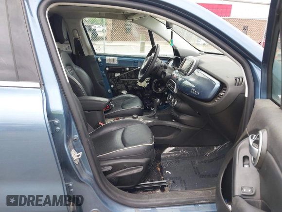 2017 FIAT 500X Lounge with VIN ZFBCFXDB1HP639672, listed as a IAAI auction lot 42033838 with 71,542 mi miles and . Bid and sale history available at DreamBid. Image 5.