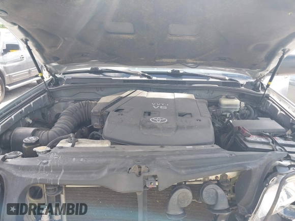 2006 Toyota 4Runner SR5 with VIN JTEZU14RX60064710, listed as a IAAI auction lot 42102738 with 252,216 mi miles and . Bid and sale history available at DreamBid. Image 10.