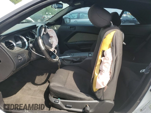 2013 Ford Mustang V6 with VIN 1ZVBP8EM2D5248092, listed as a Copart auction lot 62529765 with 107,771 mi miles and Salvage title. Bid and sale history available at DreamBid. Image 7.