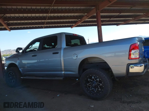 2022 Ram 2500 Big Horn z VIN 3C6UR5DLXNG306254, wystawiony jako IAAI lot #42191332 z przebiegiem 54 189 mil mil oraz . Historia ofert i sprzedaży dostępna na DreamBid. Obrazek 14.