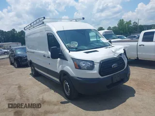 2019 Ford Transit z VIN 1FTYR2CM8KKB36757, wystawiony jako IAAI lot #42626264 z przebiegiem 116 570 mil mil oraz . Historia ofert i sprzedaży dostępna na DreamBid. Obrazek 1.