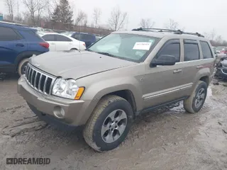 2005 Jeep Grand Cherokee Limited with VIN 1J4HR58215C594853, listed as a IAAI auction lot 41738549 with NaN miles. Bid and sale history available at carsss.com. Image 2.