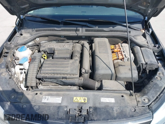 2013 Volkswagen Jetta Hybrid SE with VIN 3VW637AJ3DM305798, listed as a IAAI auction lot 42736297 with 156,972 mi miles and . Bid and sale history available at DreamBid. Image 10.