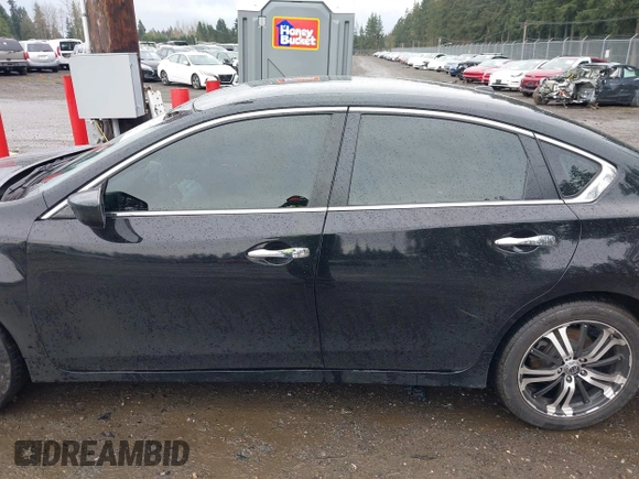 2015 Nissan Altima 2.5 S with VIN 1N4AL3AP6FC213623, listed as a IAAI auction lot 41831798 with 132,876 mi miles. Bid and sale history available at carsss.com. Image 14.