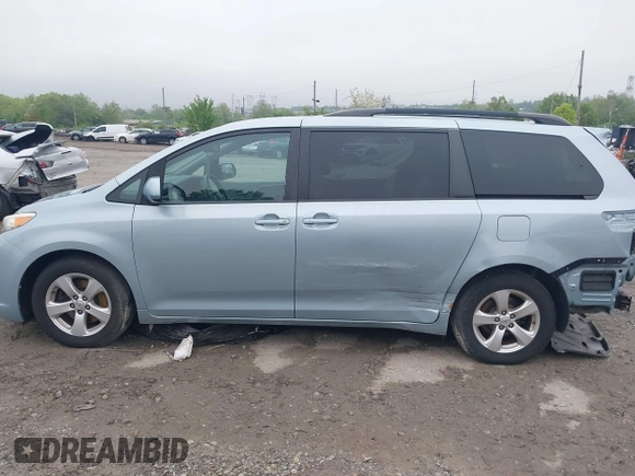 2015 Toyota Sienna LE AAS with VIN 5TDKK3DC4FS663876, listed as a IAAI auction lot 42155091 with 82,602 mi miles and . Bid and sale history available at DreamBid. Image 14.