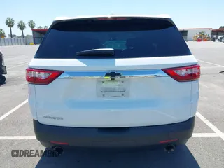2021 Chevrolet Traverse LS z VIN 1GNERFKW8MJ266373, wystawiony jako IAAI lot #42170670 z przebiegiem 45 457 mil mil oraz . Historia ofert i sprzedaży dostępna na DreamBid. Obrazek 17.