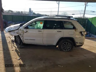2020 Jeep Grand Cherokee Limited z VIN 1C4RJFBGXLC239821, wystawiony jako IAAI lot #41216680 z przebiegiem 83 055 mil mil oraz . Historia ofert i sprzedaży dostępna na DreamBid. Obrazek 14.