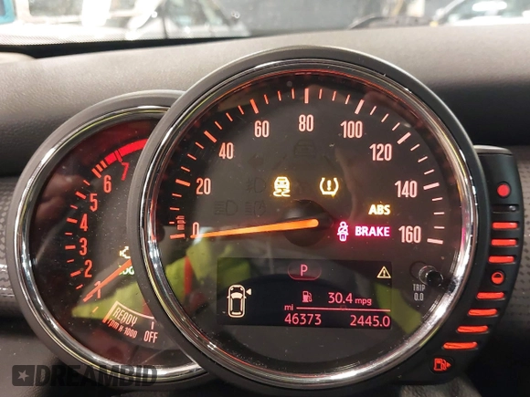 2017 MINI Hardtop Cooper with VIN WMWXP5C37H3C64033, listed as a IAAI auction lot 42028317 with 46,373 mi miles and . Bid and sale history available at DreamBid. Image 7.