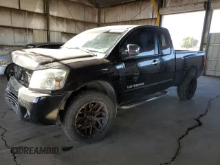 2008 Nissan Titan XE z VIN 1N6BA06C18N305929, wystawiony jako Copart lot #86313274 z przebiegiem 194 247 mil mil oraz Szkody całkowita. Historia ofert i sprzedaży dostępna na DreamBid. Obrazek 1.