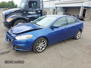 2013 Dodge Dart SXT z VIN 1C3CDFBA7DD126577, wystawiony jako Copart lot #57775175 z przebiegiem 136 651 mil mil oraz Szkoda całkowita • Salvage title. Historia ofert i sprzedaży dostępna na DreamBid. Obrazek 1.