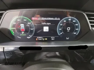 2021 Audi e-tron Sportback Prestige z VIN WA13AAGEXMB030421, wystawiony jako Copart lot #58747825 z przebiegiem 55 896 mil mil oraz Tytuł czysty. Historia ofert i sprzedaży dostępna na DreamBid. Obrazek 8.