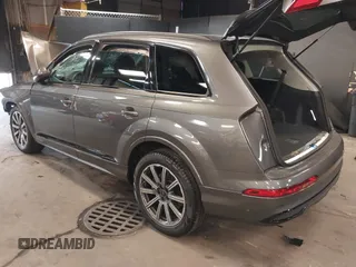 2024 Audi Q7 Premium Plus z VIN WA1LCBF71RD004059, wystawiony jako IAAI lot #42049719 z przebiegiem 10 651 mil mil oraz . Historia ofert i sprzedaży dostępna na DreamBid. Obrazek 3.