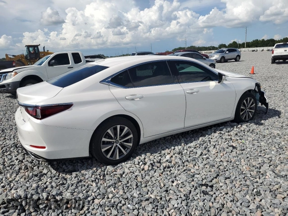 2021 Lexus ES 350 with VIN 58ADZ1B10MU089042, listed as a Copart auction lot 62071455 with 28,042 mi miles and Salvage title. Bid and sale history available at DreamBid. Image 3.