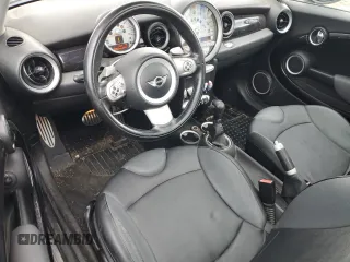 2007 MINI Hardtop S z VIN WMWMF73557TL90986, wystawiony jako Copart lot #57850585 z przebiegiem 185 423 mil mil oraz Szkoda całkowita • Salvage title. Historia ofert i sprzedaży dostępna na DreamBid. Obrazek 8.