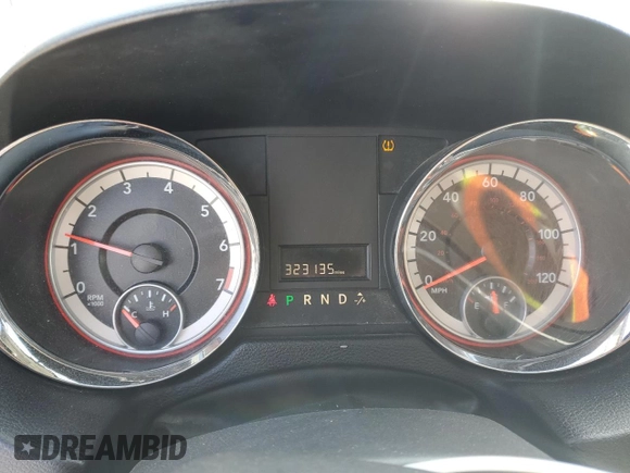 2014 Ram Cargo Van Tradesman with VIN 2C4JRGAG8ER338001, listed as a Copart auction lot 46951905 with 323,135 mi miles and Clean Title. Bid and sale history available at DreamBid. Image 9.