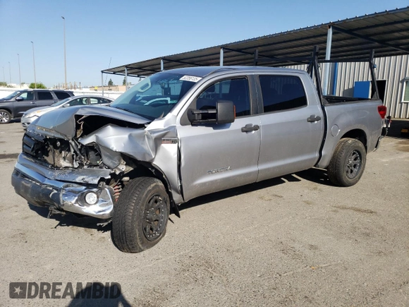 2013 Toyota Tundra с VIN 5TFDY5F10DX284847, выставлен на аукционе Copart как лот 52356135 с пробегом 80 774 миль миль и Списание • Salvage title. История ставок и продаж доступна на DreamBid. Изображение 1.