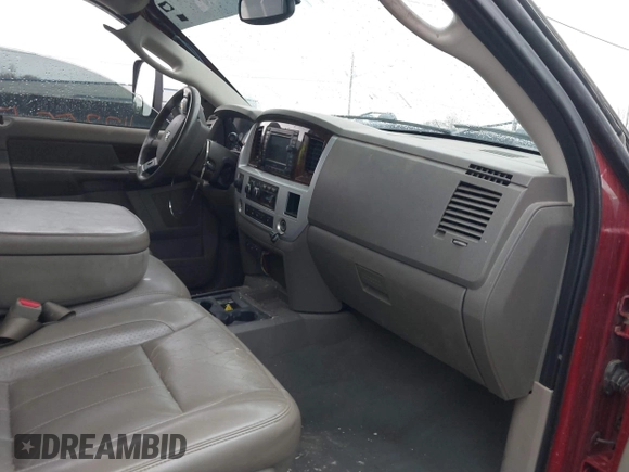2008 Dodge 2500 SXT z VIN 3D7KS29A88G177984, wystawiony jako IAAI lot #41912878 z przebiegiem 170 780 mil mil oraz . Historia ofert i sprzedaży dostępna na DreamBid. Obrazek 5.