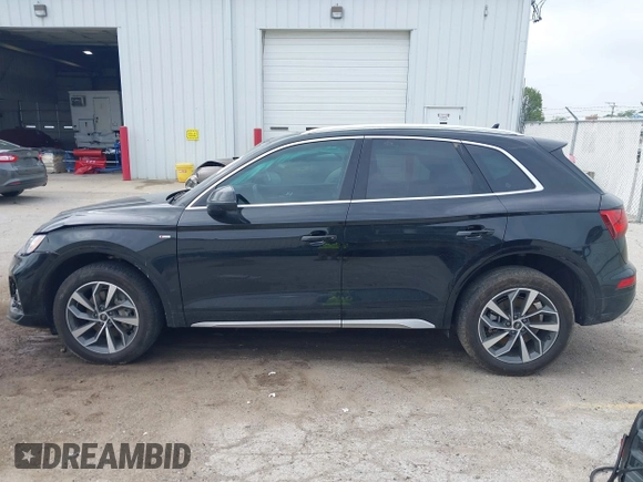 2024 Audi Q5 S line Premium Plus with VIN WA1EAAFY8R2025472, listed as a IAAI auction lot 42371409 with 10,737 mi miles and . Bid and sale history available at DreamBid. Image 13.