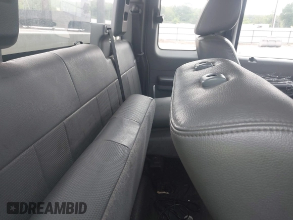 2016 Ford F-250 XL с VIN 1FD7X2B64GEC87410, выставлен на аукционе IAAI как лот 42014965 с пробегом Не указан миль и . История ставок и продаж доступна на DreamBid. Изображение 8.