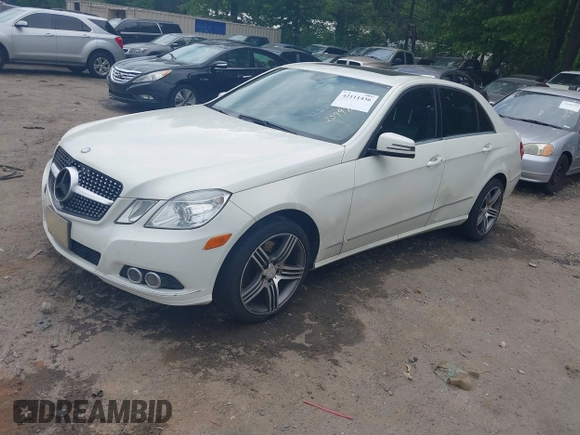 2010 Mercedes-Benz E 350 Luxury z VIN WDDHF8HB1AA259975, wystawiony jako IAAI lot #42111436 z przebiegiem 244 147 mil mil oraz . Historia ofert i sprzedaży dostępna na DreamBid. Obrazek 2.
