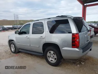 2012 Chevrolet Tahoe LT z VIN 1GNSCBE03CR144606, wystawiony jako IAAI lot #42005433 z przebiegiem 193 386 mil mil oraz . Historia ofert i sprzedaży dostępna na DreamBid. Obrazek 14.