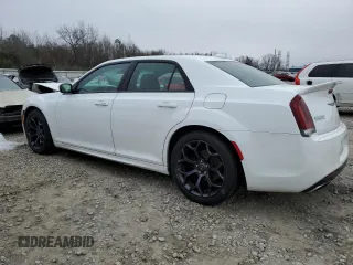 2020 Chrysler 300 S z VIN 2C3CCABG0LH175504, wystawiony jako Copart lot #43638855 z przebiegiem 73 035 mil mil oraz Szkoda całkowita • Salvage title. Historia ofert i sprzedaży dostępna na DreamBid. Obrazek 2.