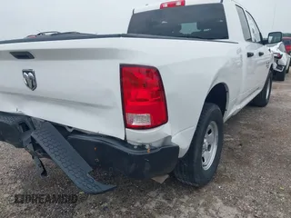 2023 Ram 1500 Tradesman z VIN 1C6RR6FG9PS527089, wystawiony jako IAAI lot #42261047 z przebiegiem 20 684 mil mil oraz . Historia ofert i sprzedaży dostępna na DreamBid. Obrazek 17.