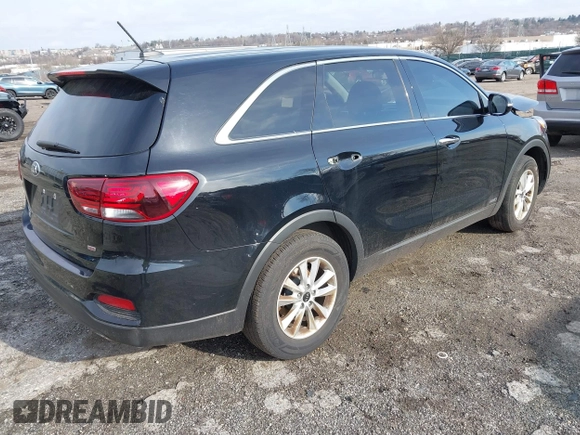 2019 Kia Sorento LX with VIN 5XYPGDA35KG553010, listed as a IAAI auction lot 41839878 with 87,392 mi miles. Bid and sale history available at carsss.com. Image 4.