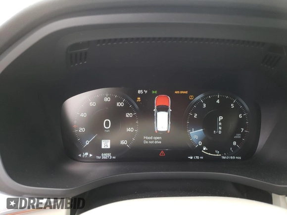 2018 Volvo XC60 Momentum with VIN LYV102RK1JB073418, listed as a Copart auction lot 73763614 with 64,692 mi miles and Salvage Title. Bid and sale history available at DreamBid. Image 9.