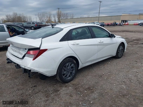 2024 Hyundai Elantra SEL with VIN KMHLM4DG6RU732392, listed as a IAAI auction lot 40746608 with 8,331 mi miles. Bid and sale history available at carsss.com. Image 4.