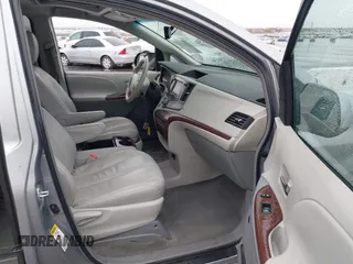 2011 Toyota Sienna XLE AAS with VIN 5TDYK3DC5BS111467, listed as a IAAI auction lot 41560895 with 126,917 mi miles. Bid and sale history available at carsss.com. Image 5.