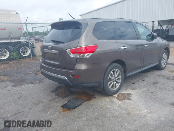 2015 Nissan Pathfinder S with VIN 5N1AR2MN0FC622662, listed as a IAAI auction lot 42116398 with 172,935 mi miles. Bid and sale history available at carsss.com. Image 4.