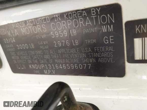 2004 Kia Sedona LX with VIN KNDUP131646596077, listed as a IAAI auction lot 41772025 with 236,282 mi miles. Bid and sale history available at carsss.com. Image 9.