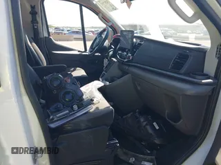 2025 Ford Transit Passenger XL с VIN 1FBAX2Y87SKA21414, выставлен на аукционе IAAI как лот 42517952 с пробегом 6 551 миль миль и . История ставок и продаж доступна на DreamBid. Изображение 5.