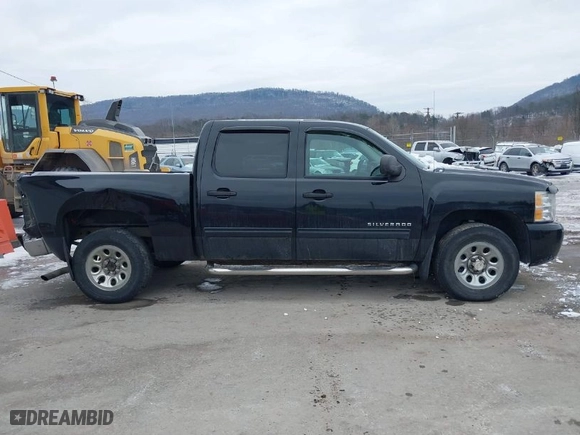 2010 Chevrolet Silverado 1500 LT with VIN 3GCRKSEA5AG191507, listed as a IAAI auction lot 41531755 with 220,184 mi miles. Bid and sale history available at carsss.com. Image 13.